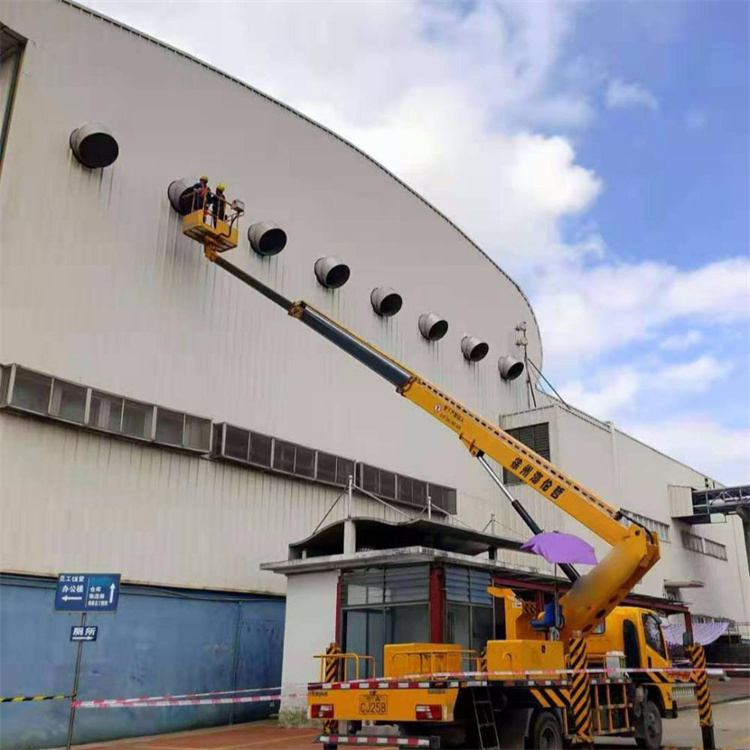 万载县高空作业车出租服务：专业广告牌安装解决方案