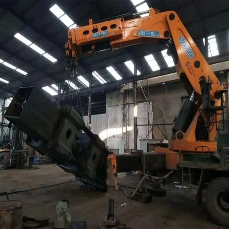 万载县130吨折臂吊车出租吊机租赁附近电话