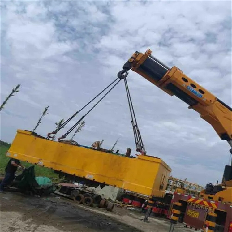 万载县随车吊吊集装箱怎么吊